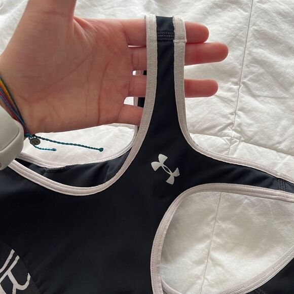 Under Armour Women's HeatGear Sports Bra (Black / White) Size XS/S - Picture 4 of 6